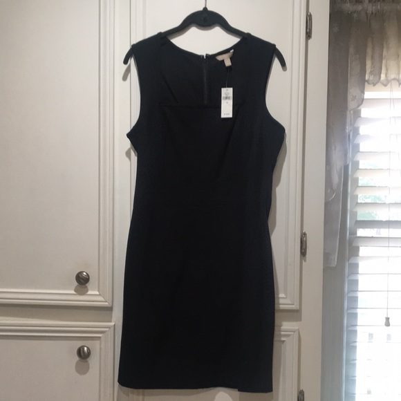 Black Sleeveless Dress - Picture 3 of 7